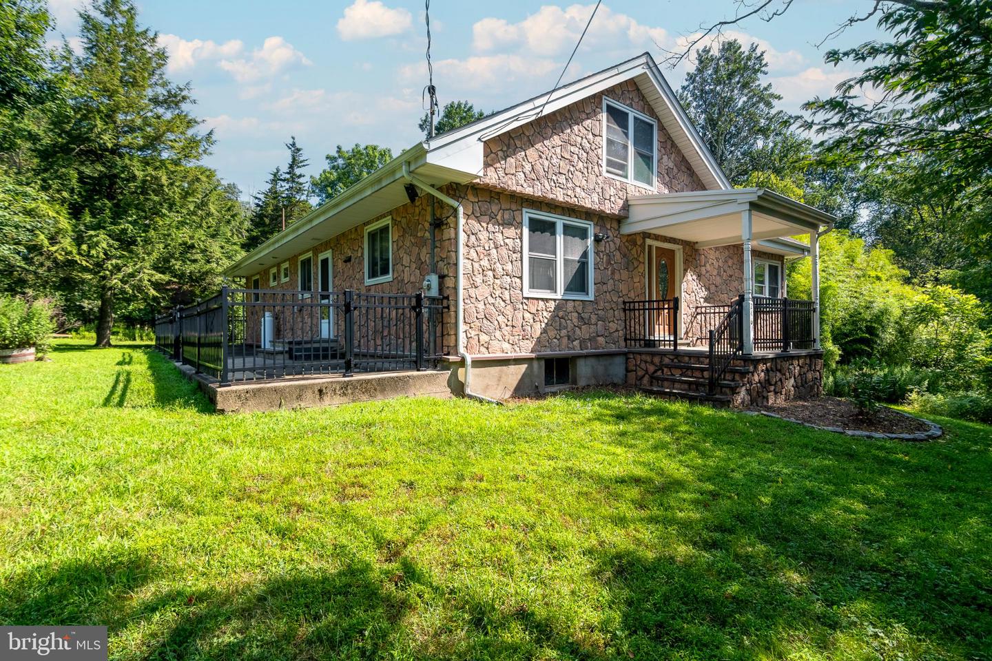 Washington, New Jersey, 07882, United States, 3 Bedrooms Bedrooms, ,2 BathroomsBathrooms,Residential,For Sale,1911658