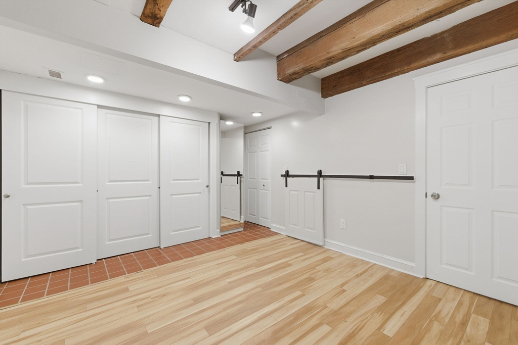 Boston, Massachusetts, 02109, United States, 2 Bedrooms Bedrooms, ,1 BathroomBathrooms,Residential,For Sale,2034502