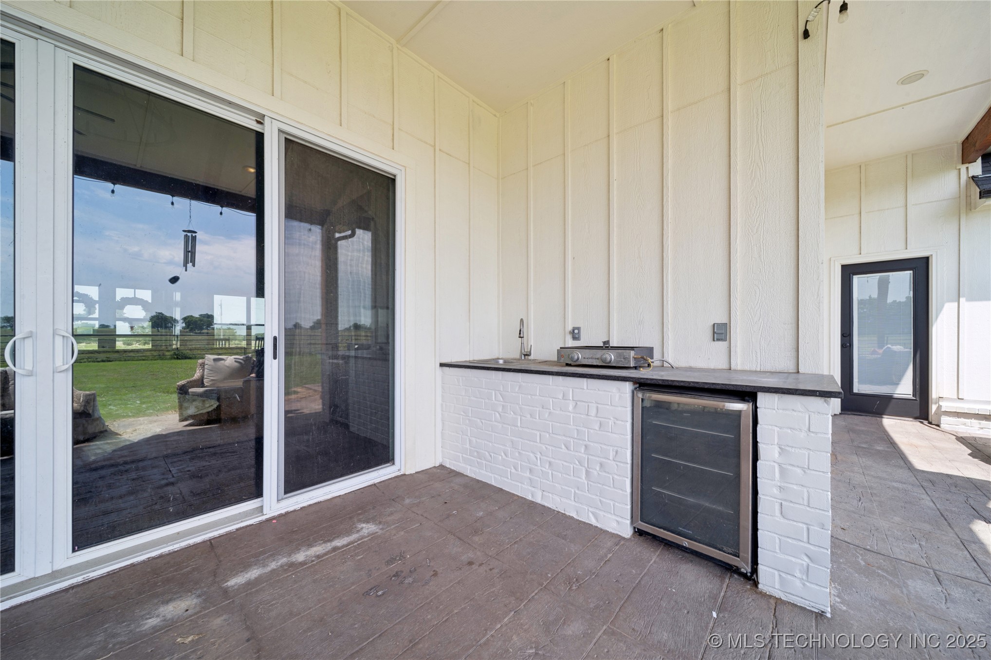 Pryor, Oklahoma, 74361, United States, 4 Bedrooms Bedrooms, ,4 BathroomsBathrooms,Residential,For Sale,1916724