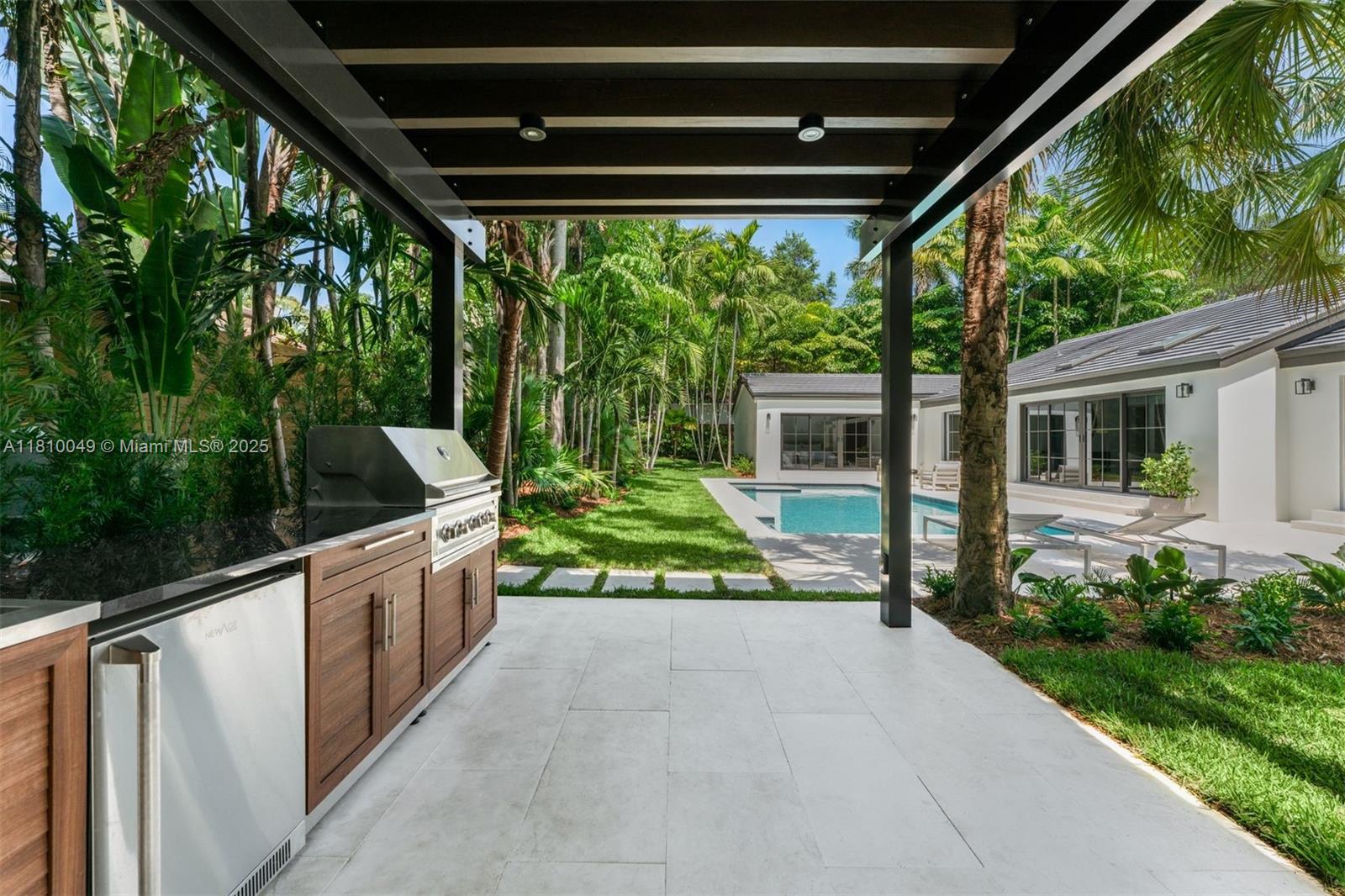 Miami, Florida, 33133, United States, 6 Bedrooms Bedrooms, ,8 BathroomsBathrooms,Residential,For Sale,1829232