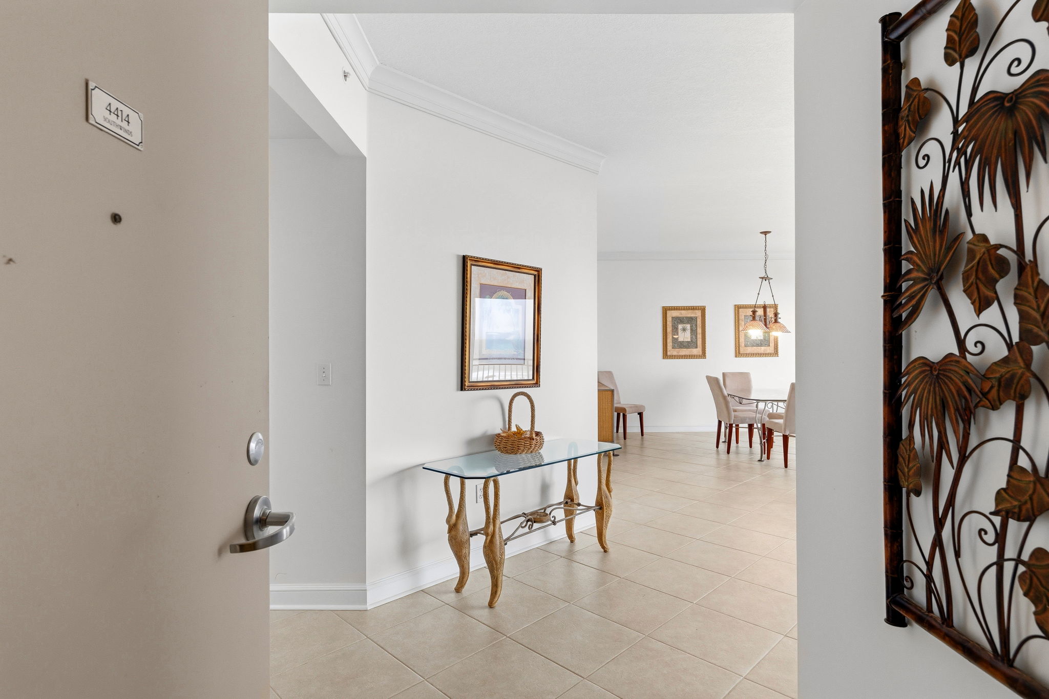  Gulf-Front Condominium with Panoramic Views and Renovation Potential - 物件實景