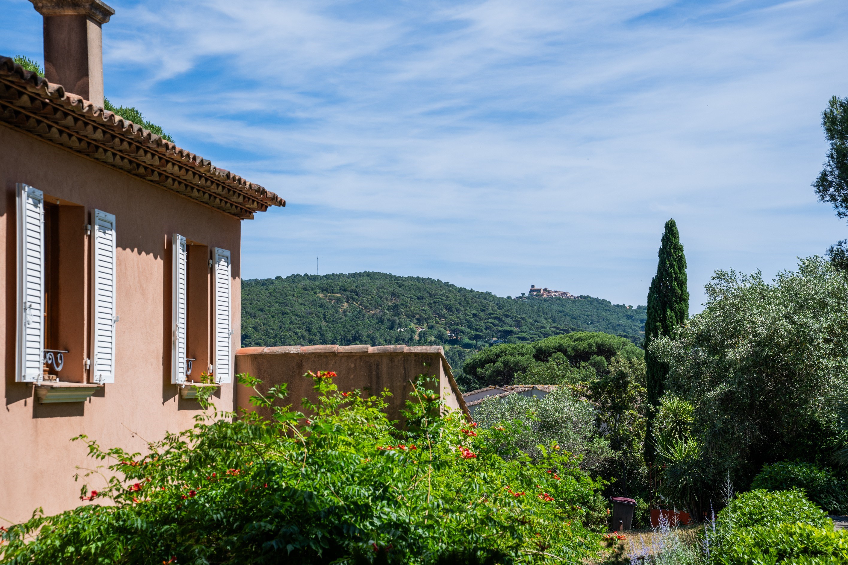  Provençal villa with pool in private estate near Saint-Tropez and Pampelonne be… - 物件實景