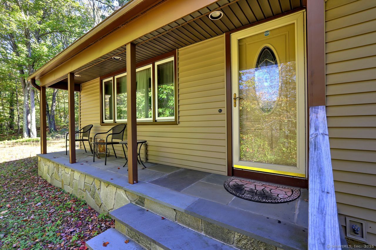 Woodbridge, Connecticut, 06525, United States, 3 Bedrooms Bedrooms, ,2 BathroomsBathrooms,Residential,For Sale,1989444