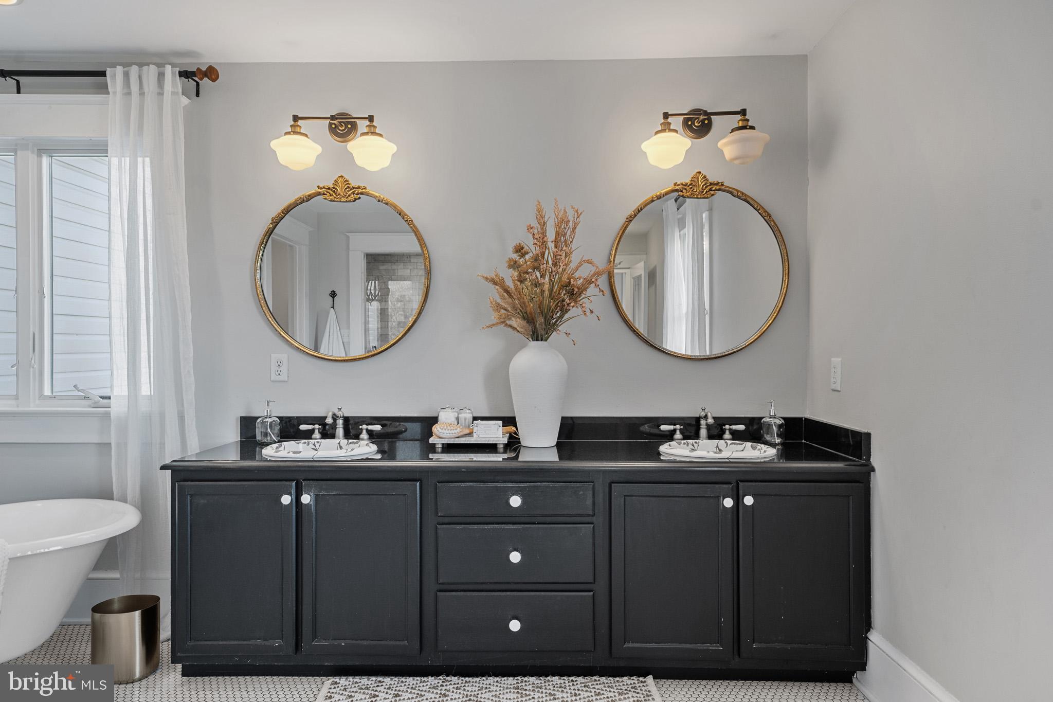 La Plata, Maryland, 20646, United States, 5 Bedrooms Bedrooms, ,4 BathroomsBathrooms,Residential,For Sale,1990245