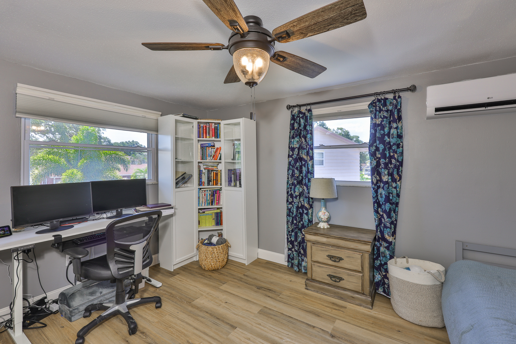 Seminole, Florida, 33772, United States, 3 Bedrooms Bedrooms, ,2 BathroomsBathrooms,Residential,For Sale,1978971