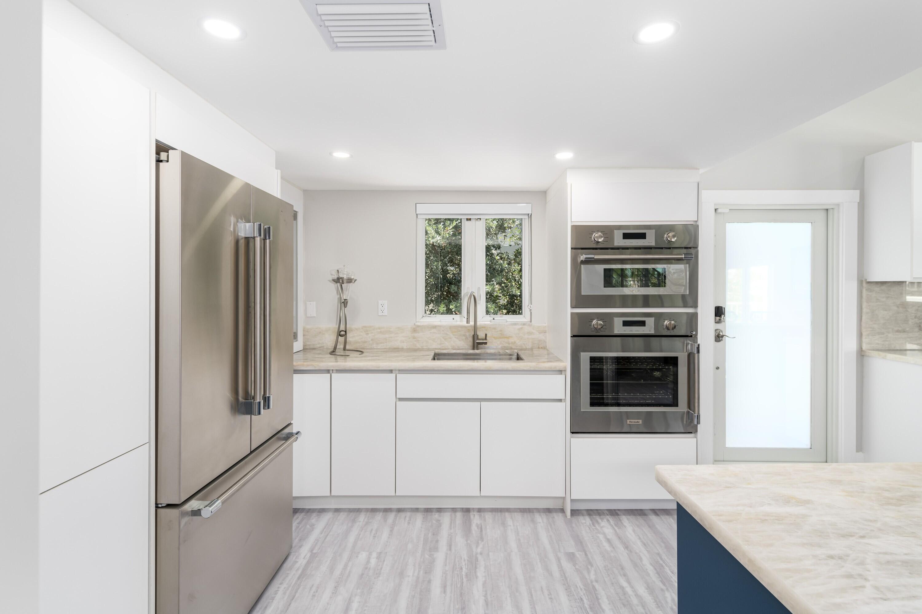 Duck, Florida, 33050, United States, 3 Bedrooms Bedrooms, ,3 BathroomsBathrooms,Residential,For Sale,1793374