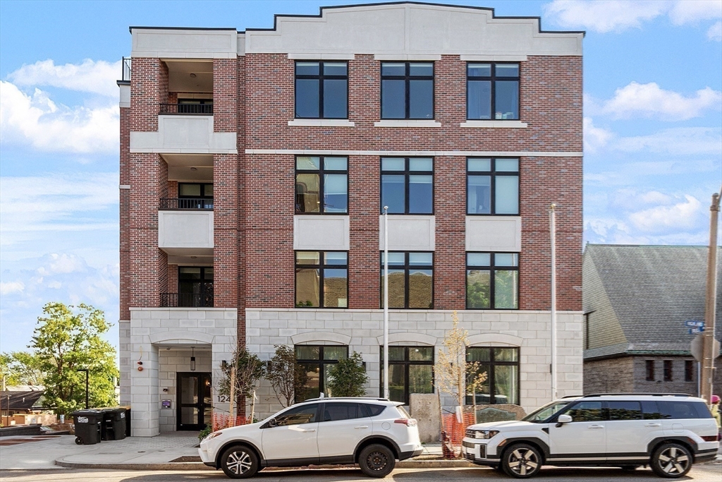 Somerville, Massachusetts, 02143, United States, 2 Bedrooms Bedrooms, ,2 BathroomsBathrooms,Residential,For Sale,1737786