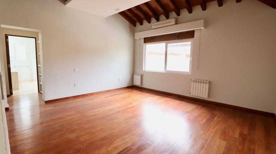 Cumbres de Guadalc?zar, Morelia, Michoacán de Ocampo, 58278, Mexico, 4 Bedrooms Bedrooms, ,4 BathroomsBathrooms,Residential,For Sale,Cumbres de Guadalc?zar,1578001