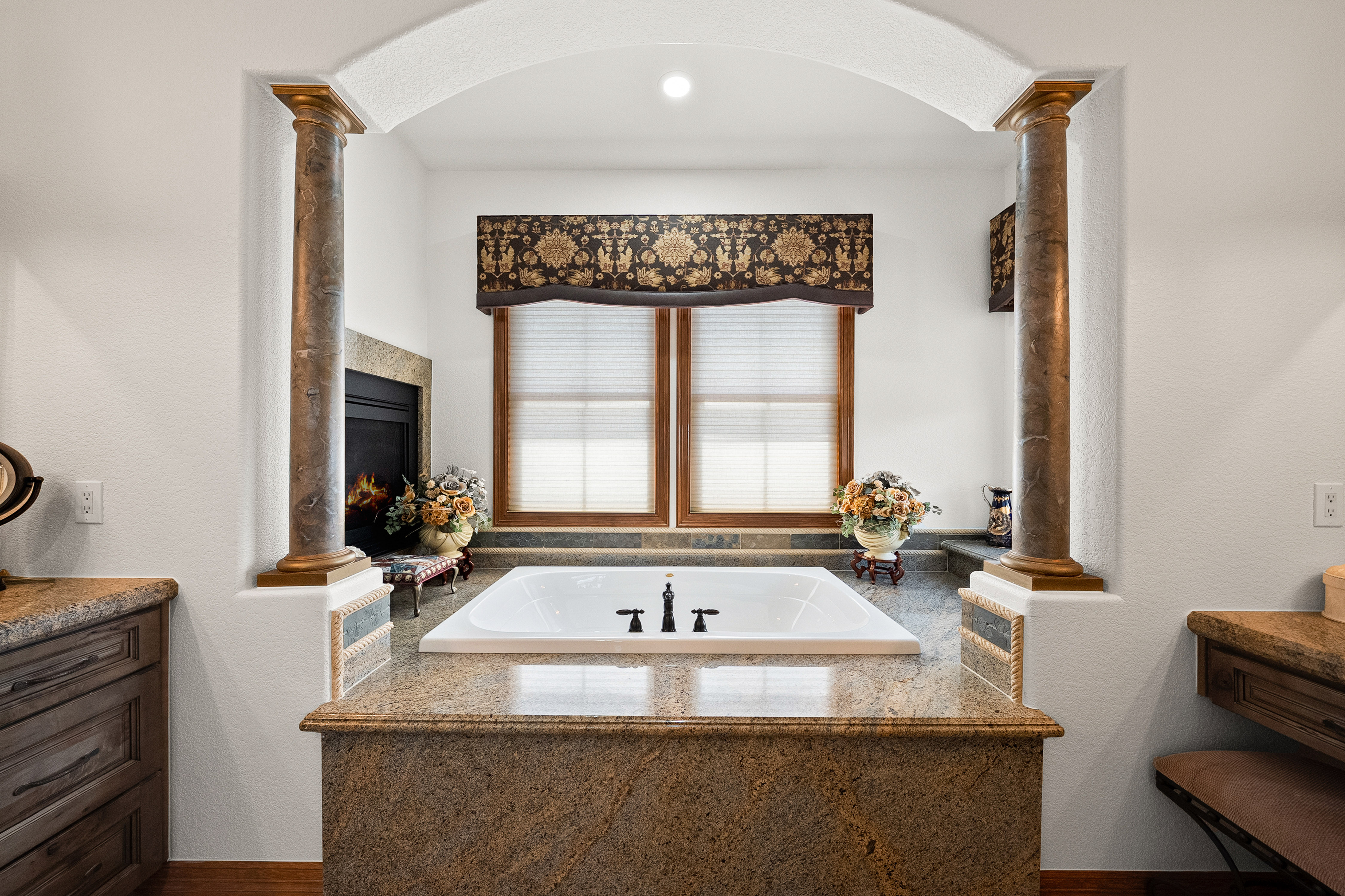  Exceptional ranch-style home in the prestigious gated golf course community - 物件實景