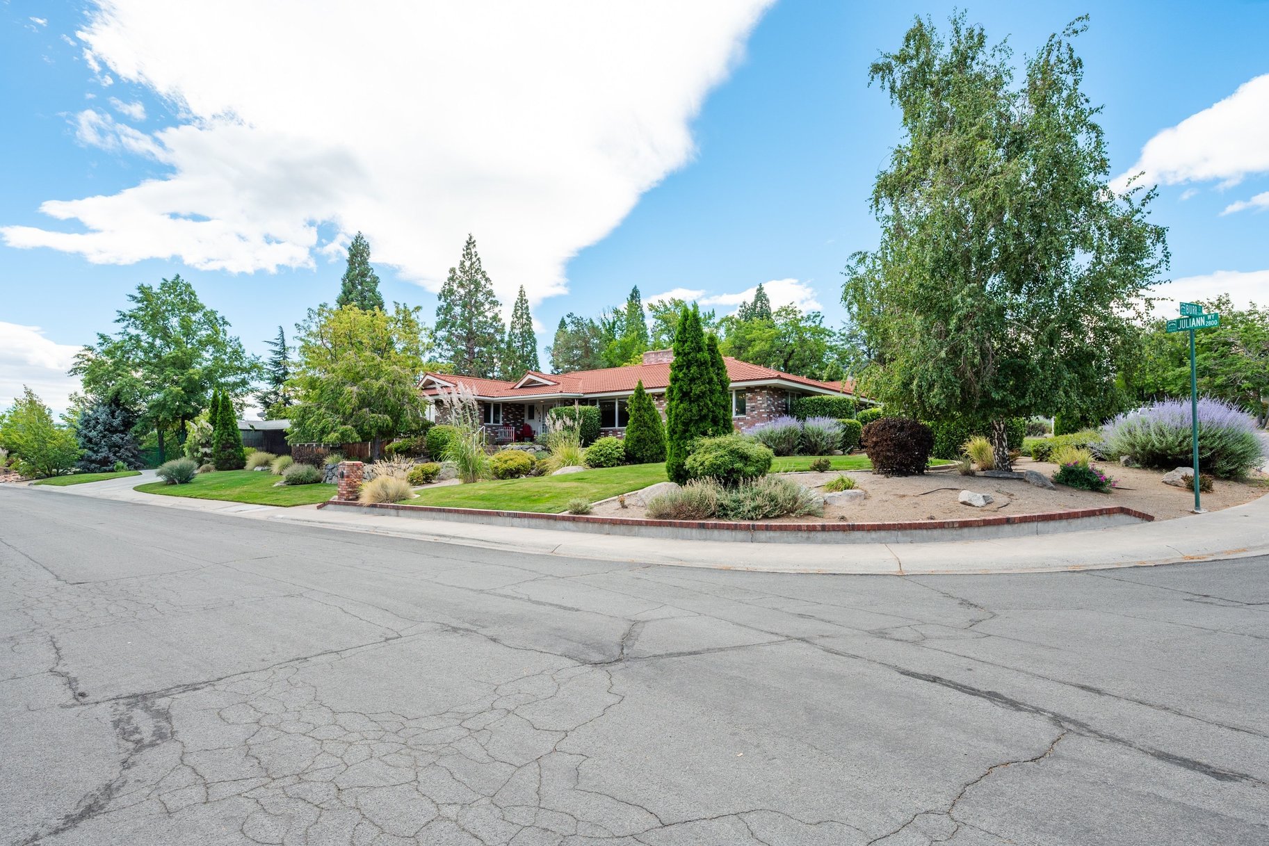  RARE SKYLINE HEIGHTS OPPORTUNITY  6,024 SF BRICK HOME ON .38 ACRE  NO HOA - 物件實景