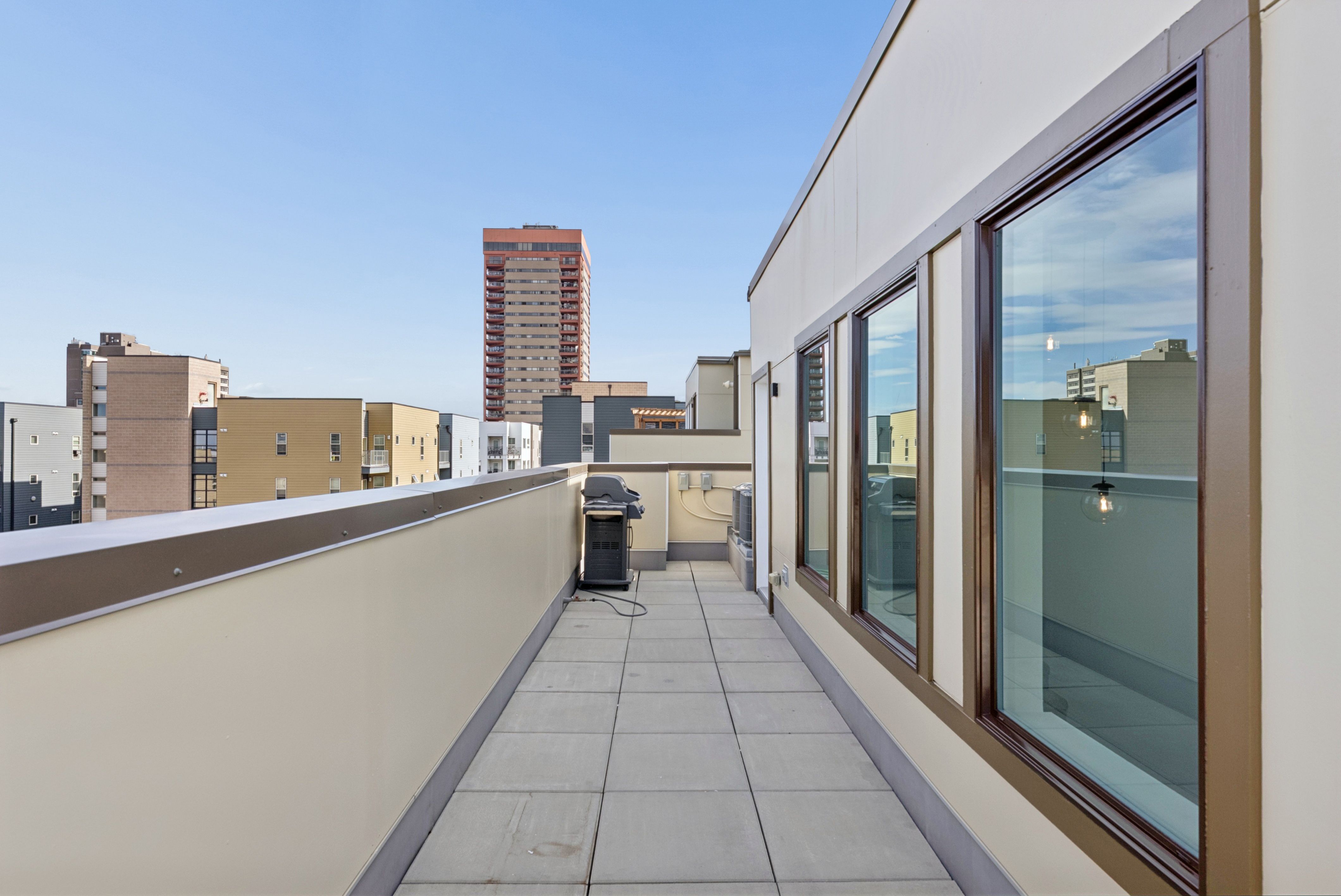  End-Unit Brownstone in North Capitol Hill - 物件實景