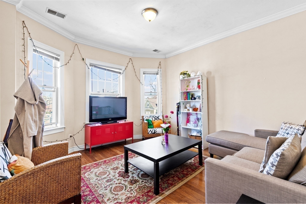 Boston, Massachusetts, 02121, United States, 11 Bedrooms Bedrooms, ,3 BathroomsBathrooms,Residential,For Sale,1998494