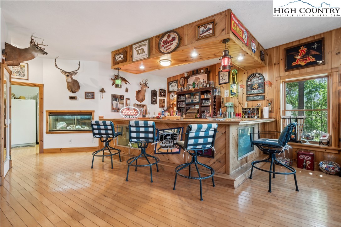 Grassy Creek, North Carolina, 28631, United States, 3 Bedrooms Bedrooms, ,4 BathroomsBathrooms,Residential,For Sale,1991857