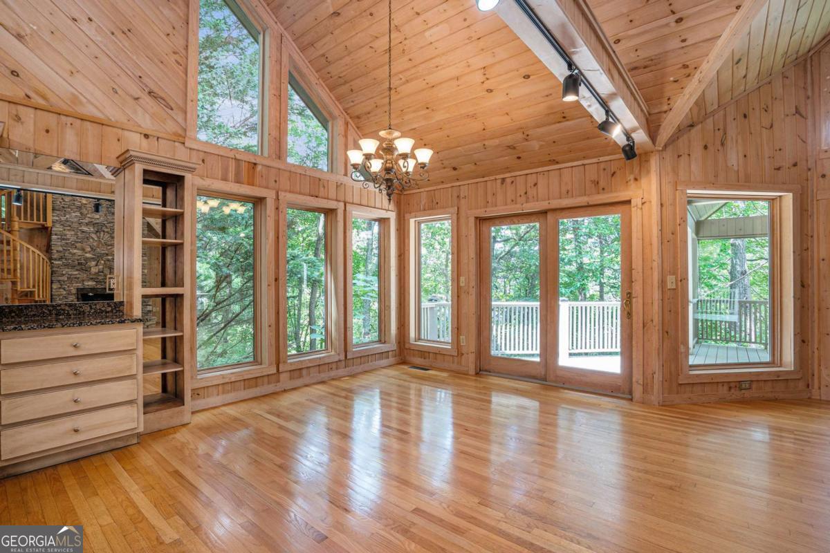 Ellijay, Georgia, 30536, United States, 4 Bedrooms Bedrooms, ,4 BathroomsBathrooms,Residential,For Sale,1888525