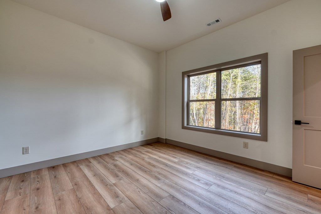Hayesville, North Carolina, 28904, United States, 3 Bedrooms Bedrooms, ,4 BathroomsBathrooms,Residential,For Sale,1839913