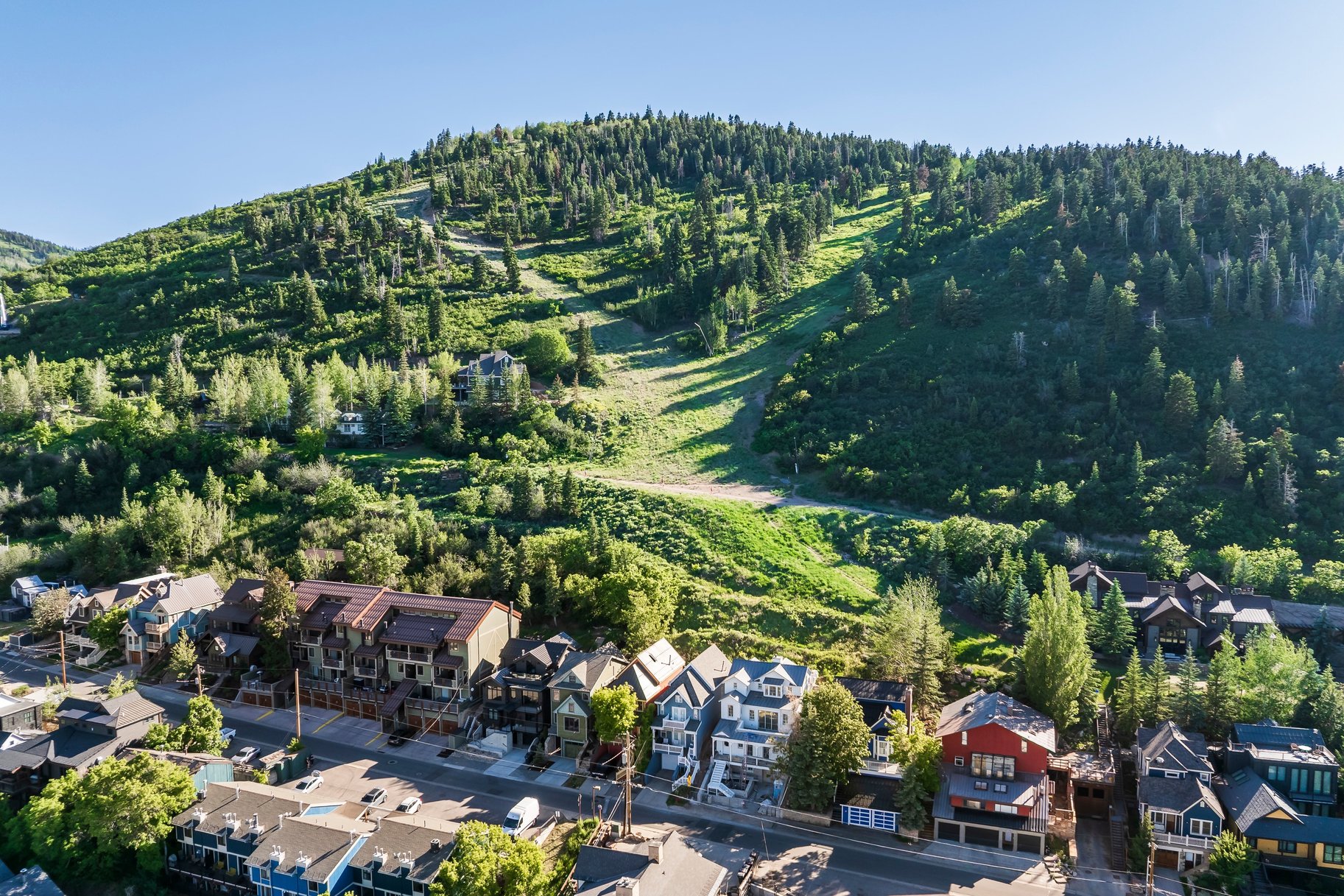  Fully Reimagined Ski-In/Ski-Out Condo — Smart Home Features - 物件實景