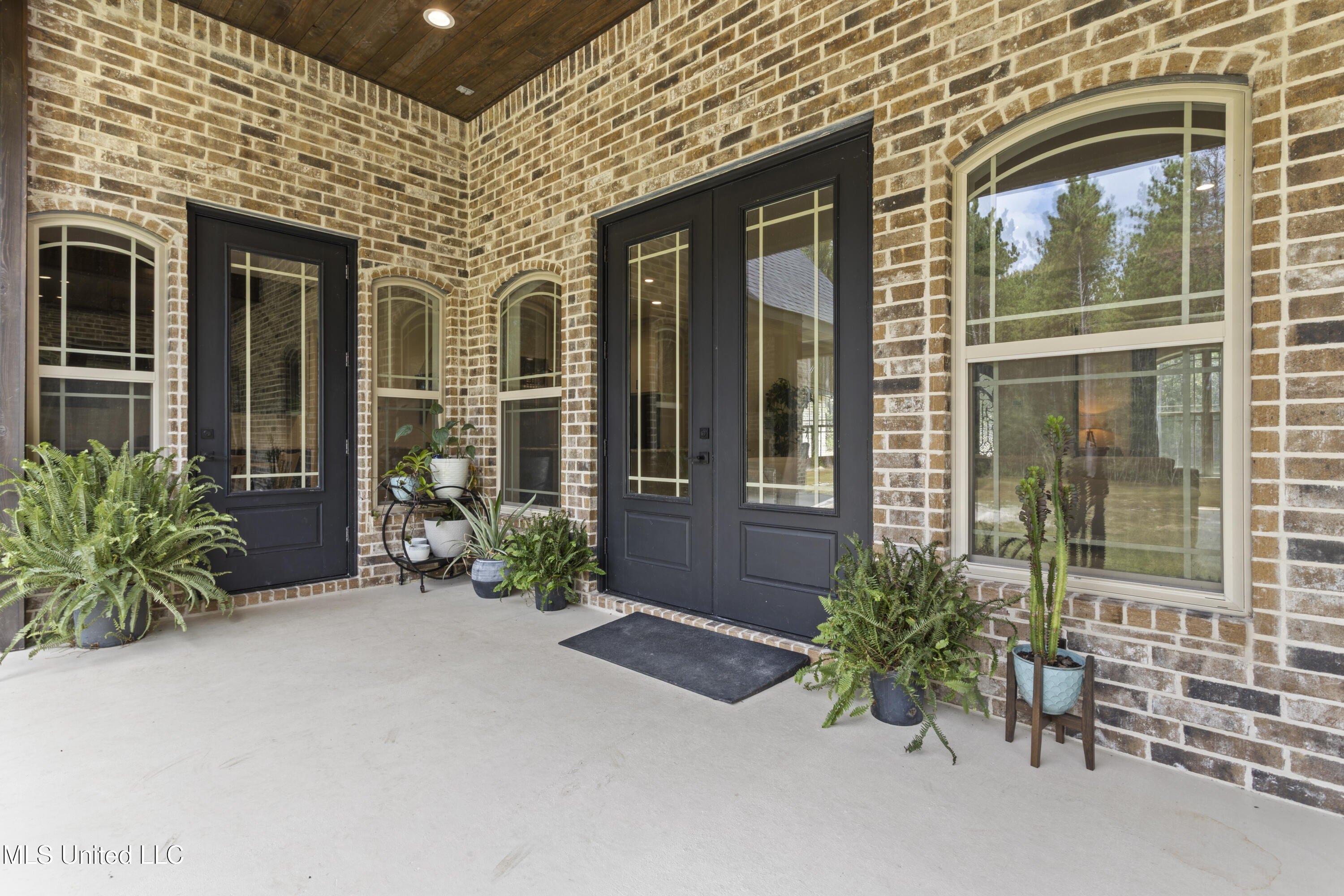 Gulfport, Mississippi, 39503, United States, 5 Bedrooms Bedrooms, ,5 BathroomsBathrooms,Residential,For Sale,1974357