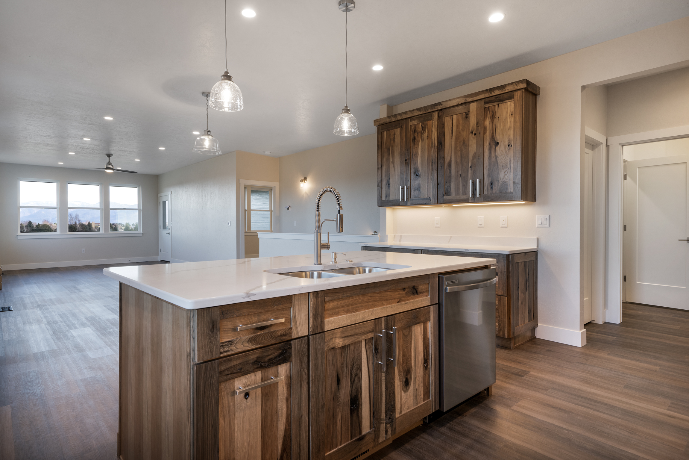 Polson, Montana, 59860, United States, 3 Bedrooms Bedrooms, ,2 BathroomsBathrooms,Residential,For Sale,1882171