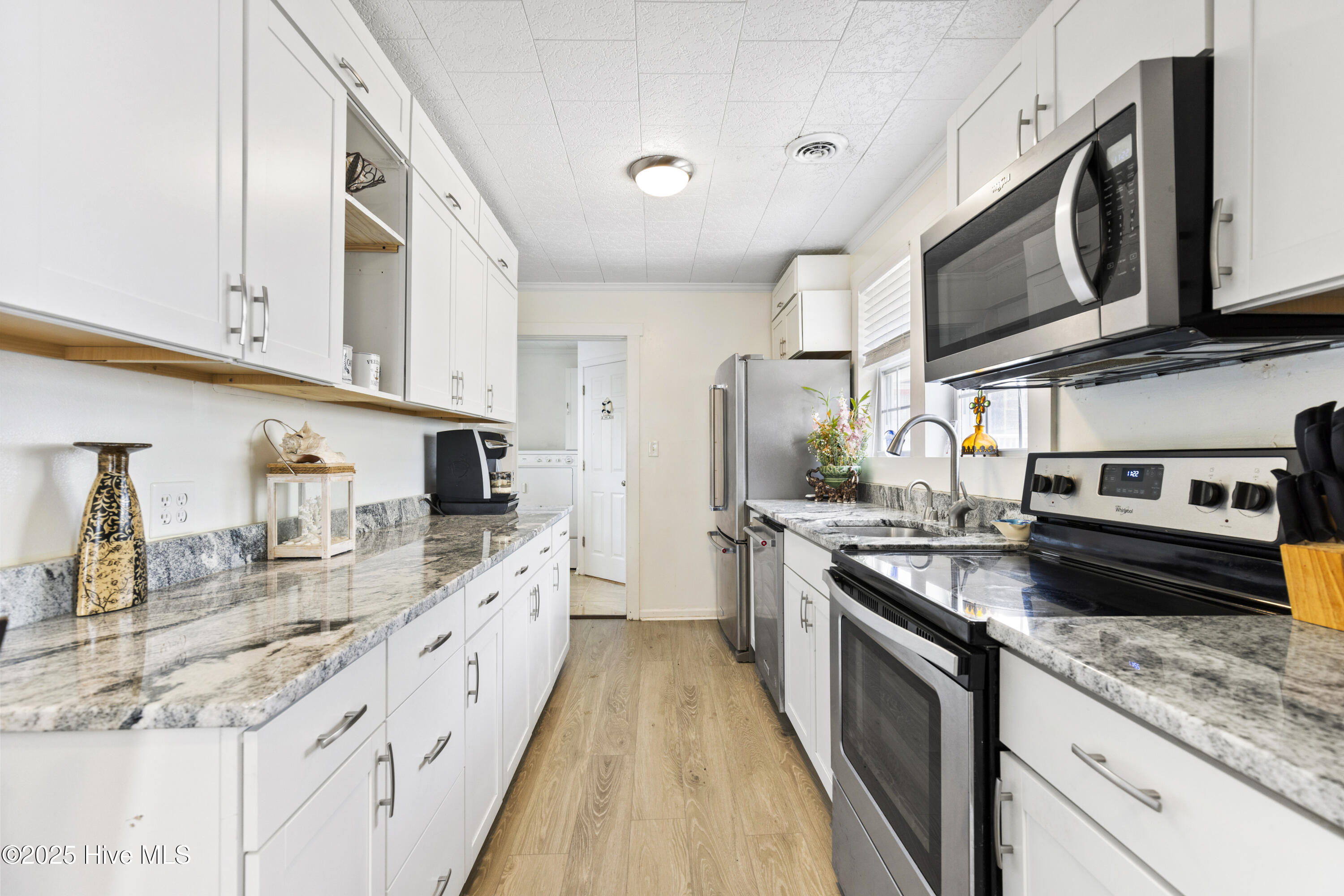 Carolina Beach, North Carolina, 28428, United States, 3 Bedrooms Bedrooms, ,2 BathroomsBathrooms,Residential,For Sale,1837504