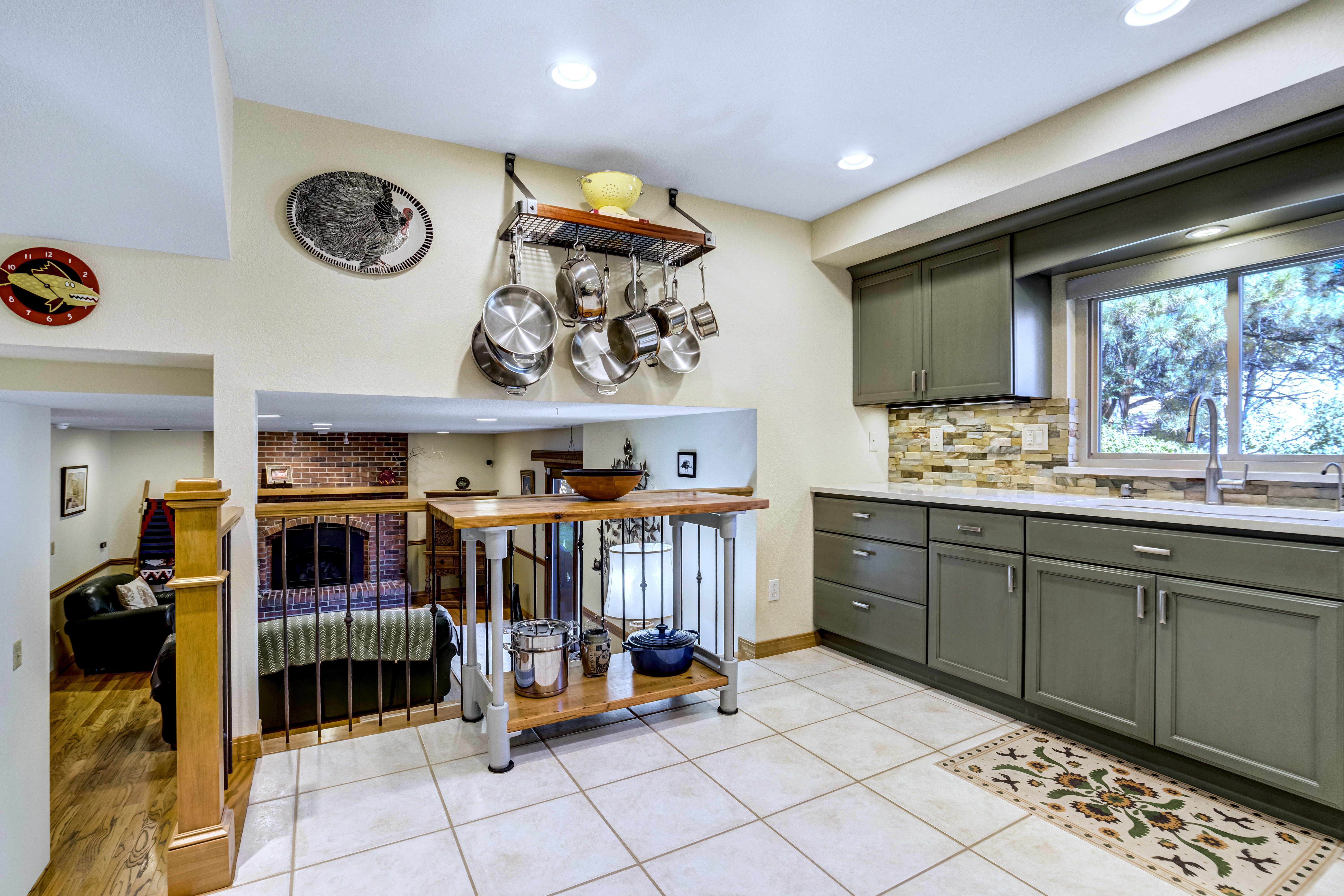  Impeccably Maintained Craftsman Retreat on a Quiet Cul-de-Sac - 物件實景