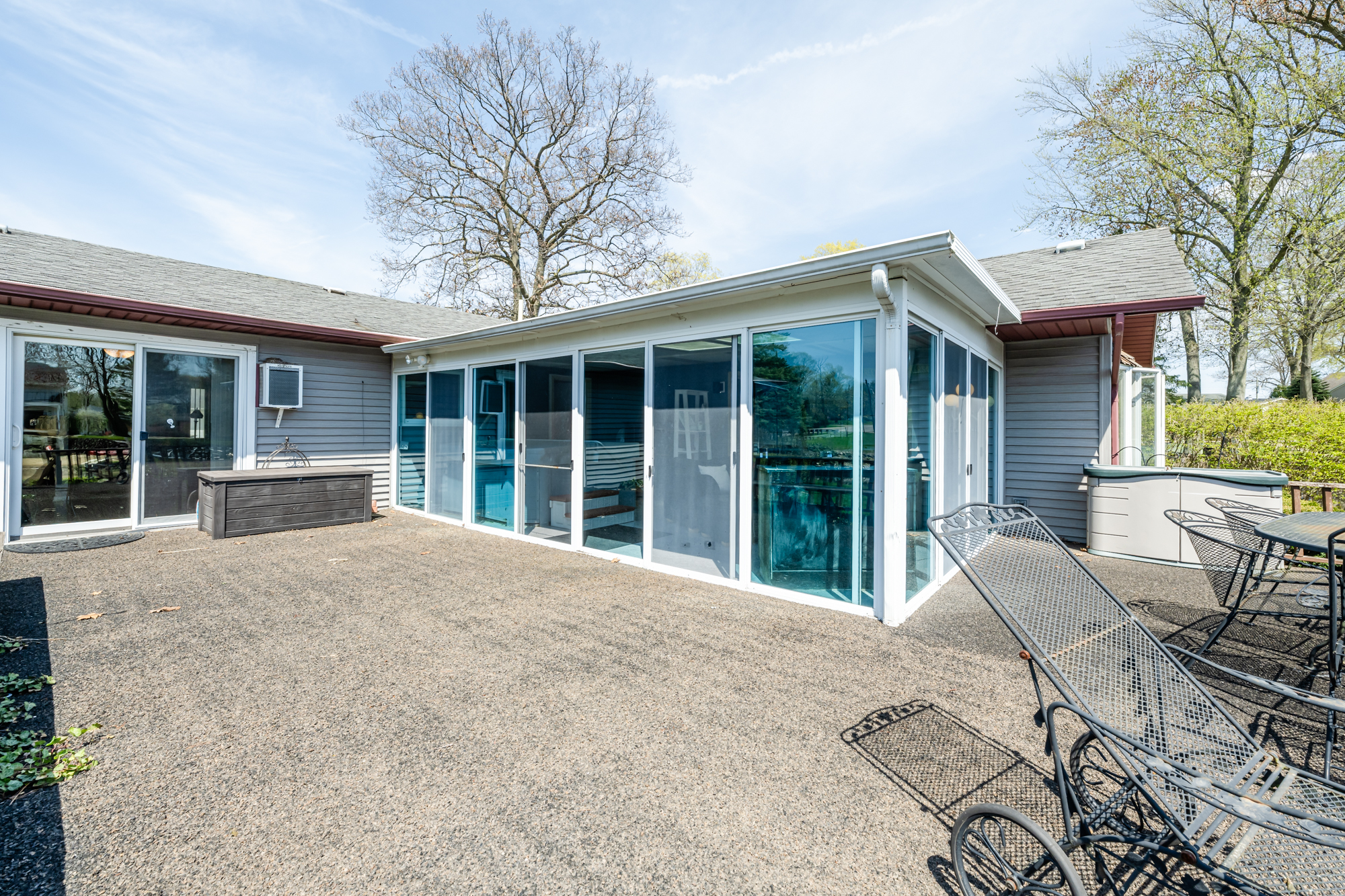 Coloma, Michigan, 49038, United States, 3 Bedrooms Bedrooms, ,2 BathroomsBathrooms,Residential,For Sale,1787347