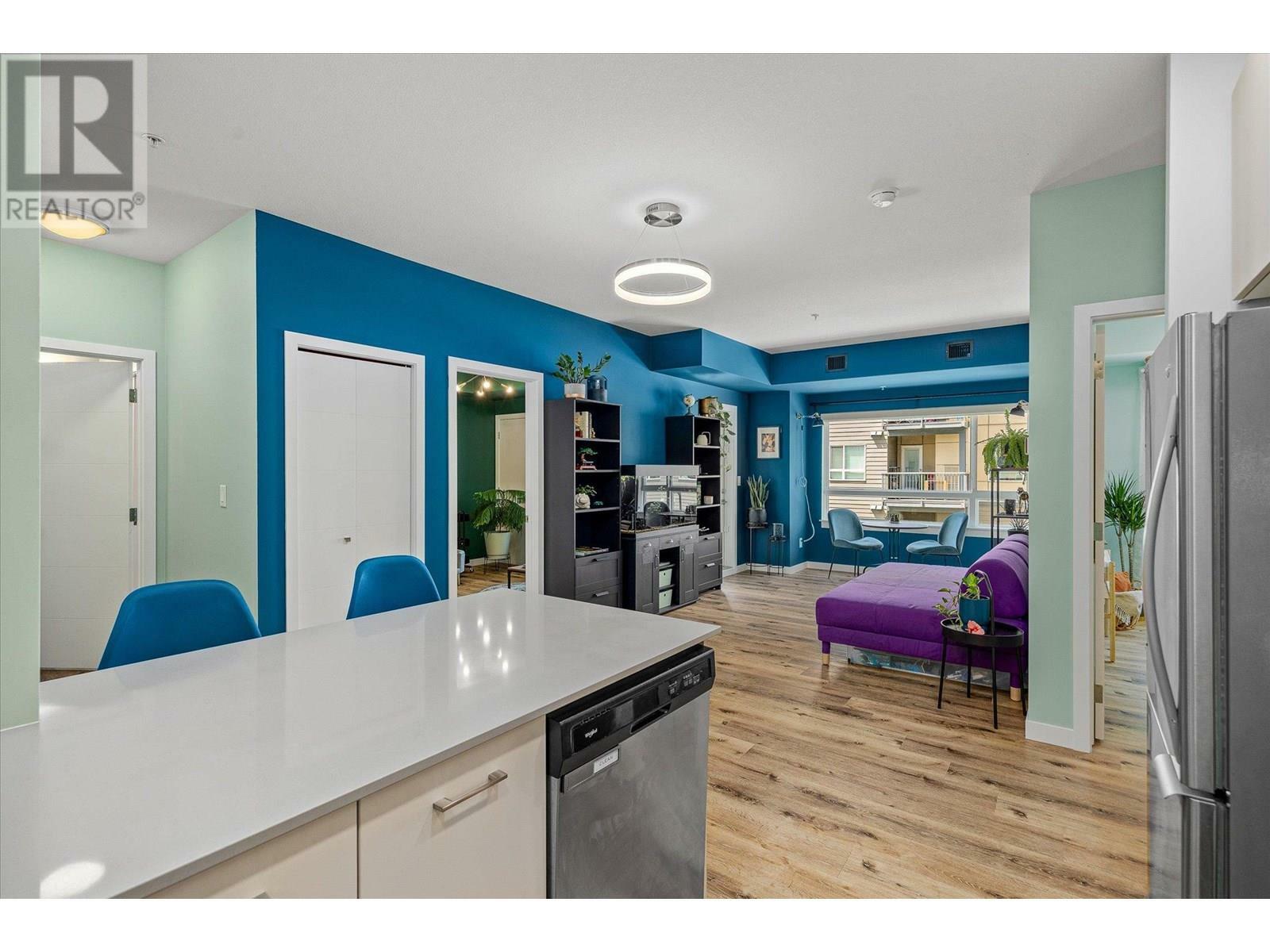 KELOWNA, British Columbia, V1V 2E6, CA, 2 Bedrooms Bedrooms, ,2 BathroomsBathrooms,Residential,For Sale,1961044