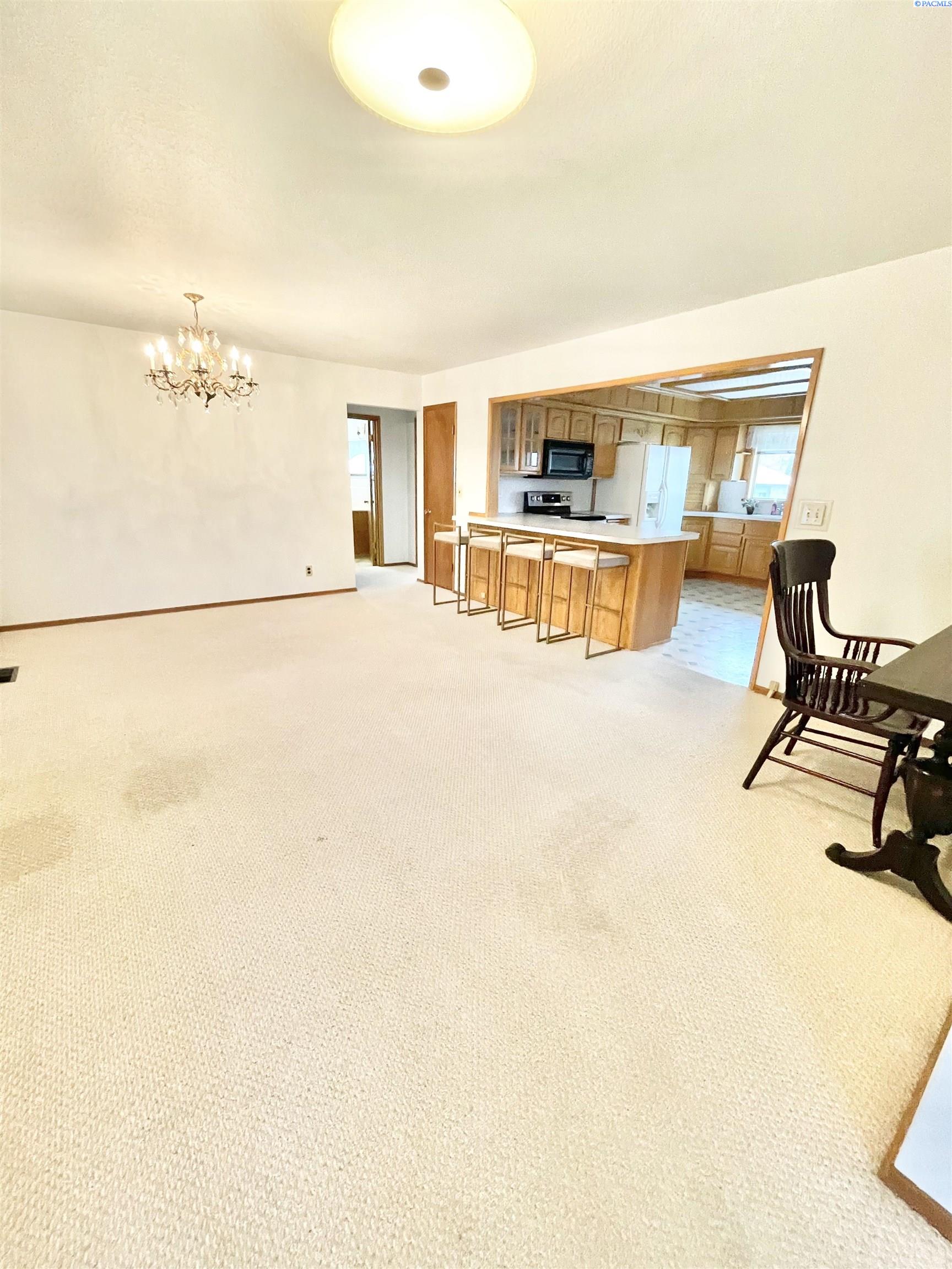Grandview, Washington, 98930, United States, 5 Bedrooms Bedrooms, ,1 BathroomBathrooms,Residential,For Sale,1828538