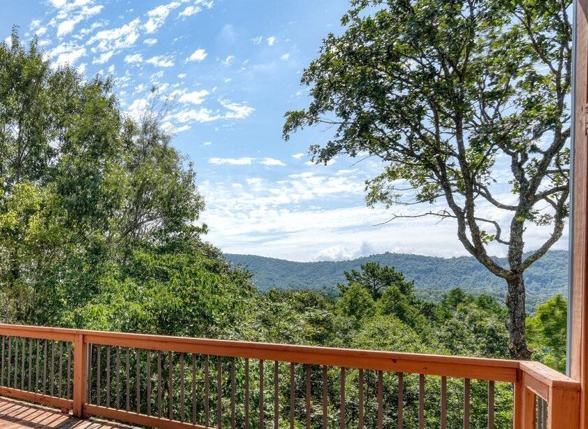 Murphy, North Carolina, 28906, United States, 3 Bedrooms Bedrooms, ,2 BathroomsBathrooms,Residential,For Sale,1926977