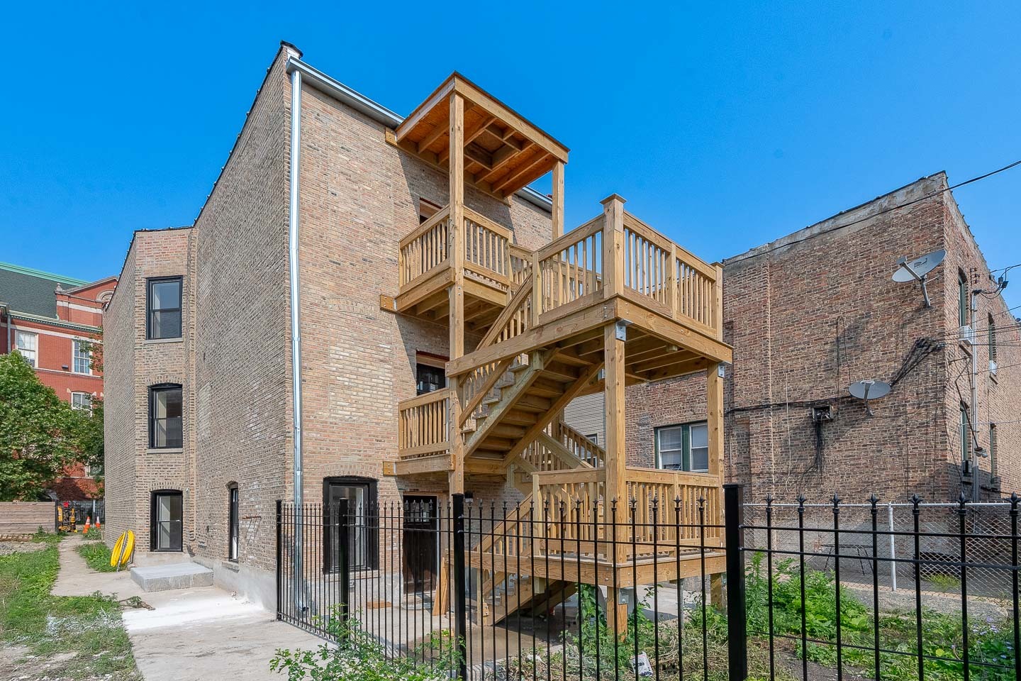 Chicago, Illinois, 60624, United States, 9 Bedrooms Bedrooms, ,Residential,For Sale,1905633
