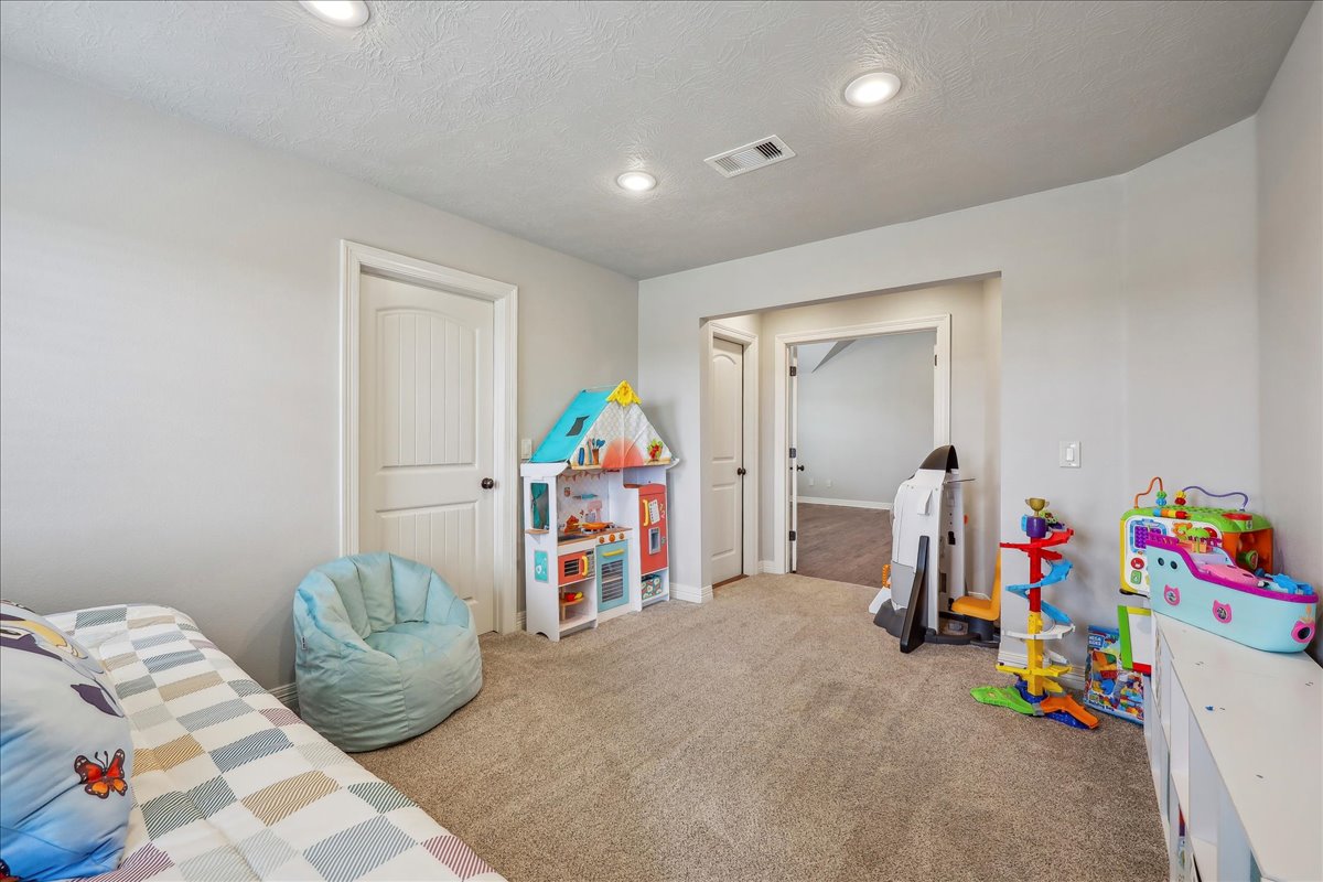 Lumberton, Texas, 77657, United States, 5 Bedrooms Bedrooms, ,4 BathroomsBathrooms,Residential,For Sale,1941970