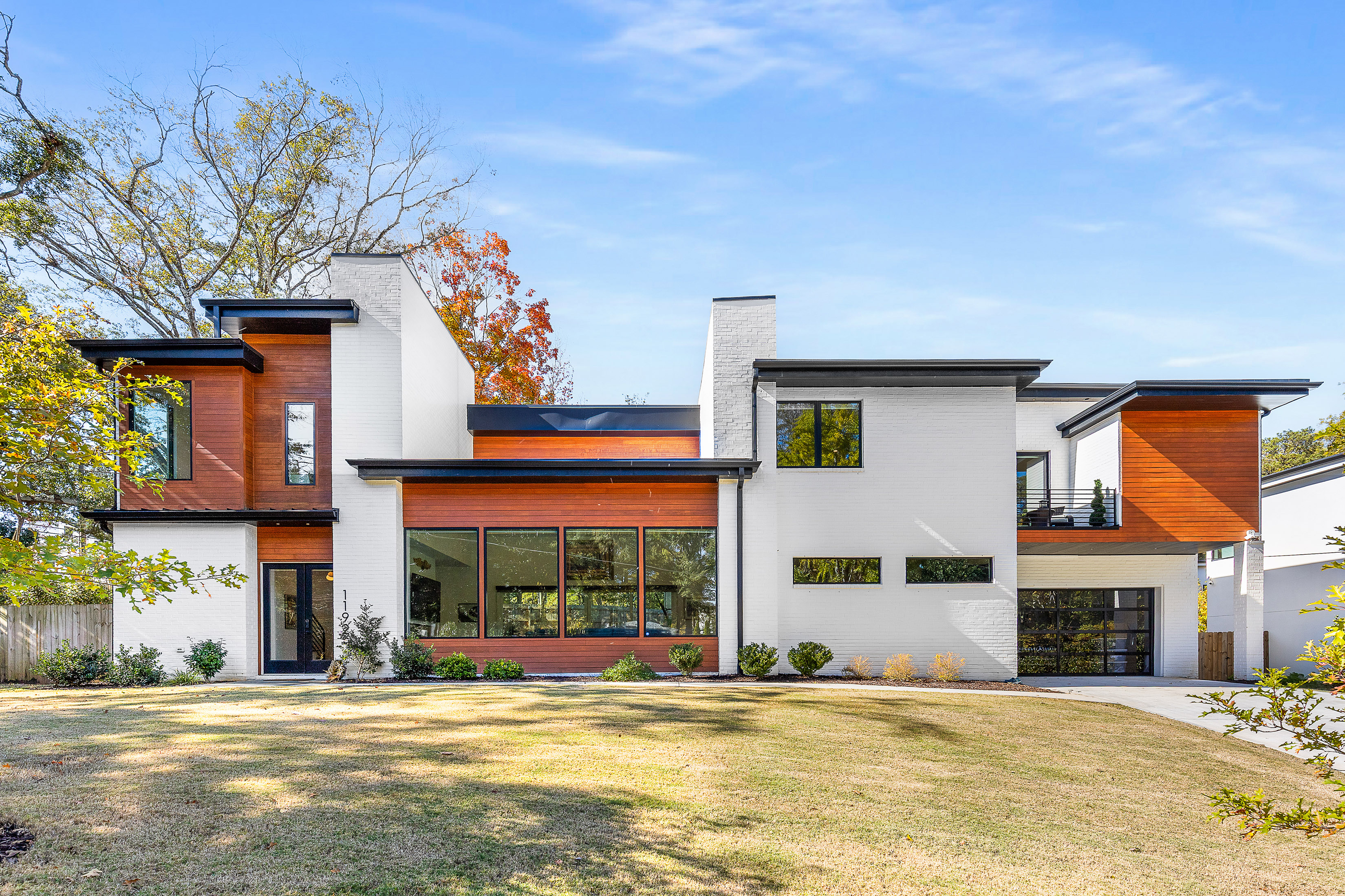 Stunning Lavista Park Home Blends Modern Luxury and Smart Home Technology 