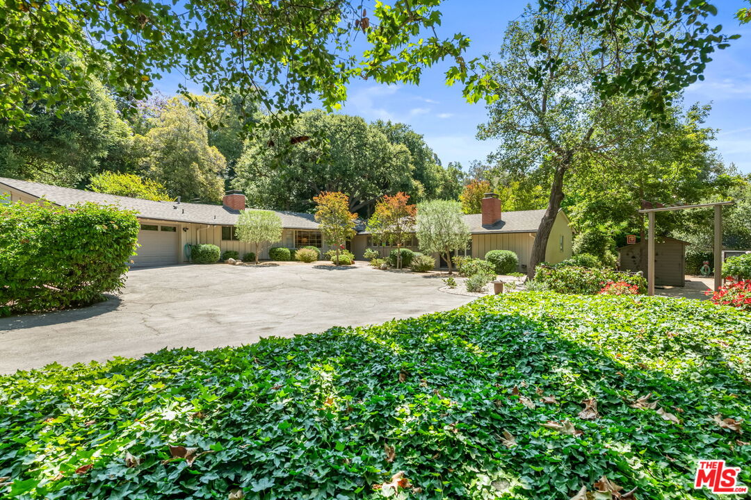 Los Angeles, California, 90049, United States, 4 Bedrooms Bedrooms, ,3 BathroomsBathrooms,Residential,For Sale,1805852