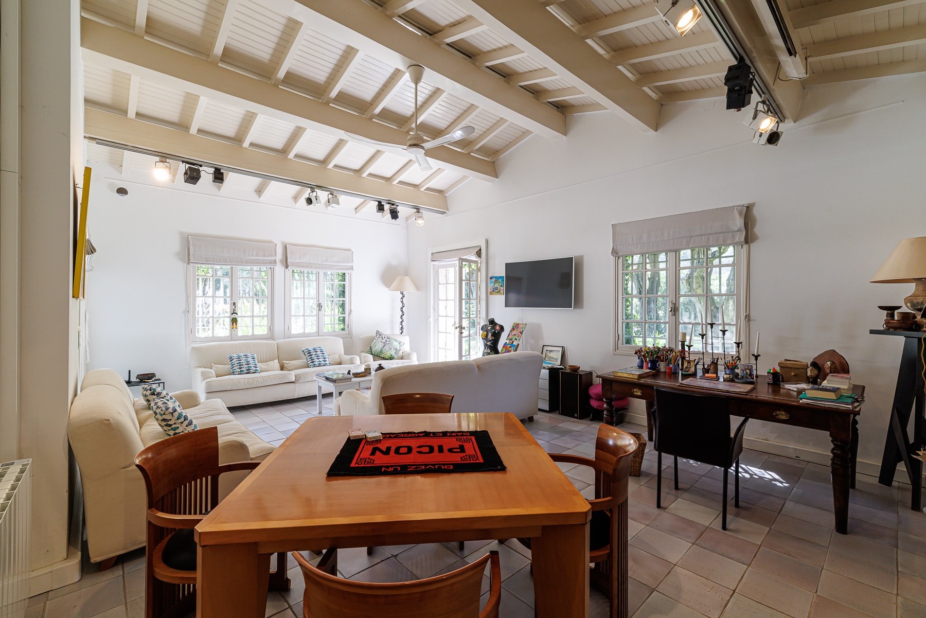  Vence, renovated 18th century estate for sale with one hectare of landscaped gr… - 物件實景