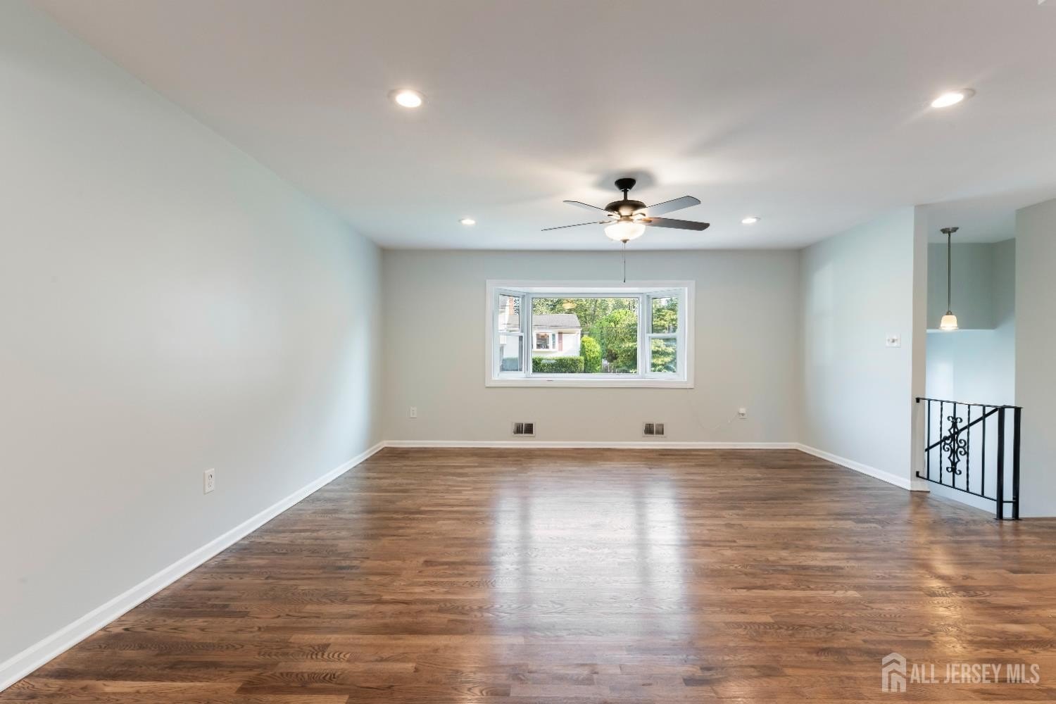Edison, New Jersey, 08817, United States, 4 Bedrooms Bedrooms, ,2 BathroomsBathrooms,Residential,For Sale,1900843
