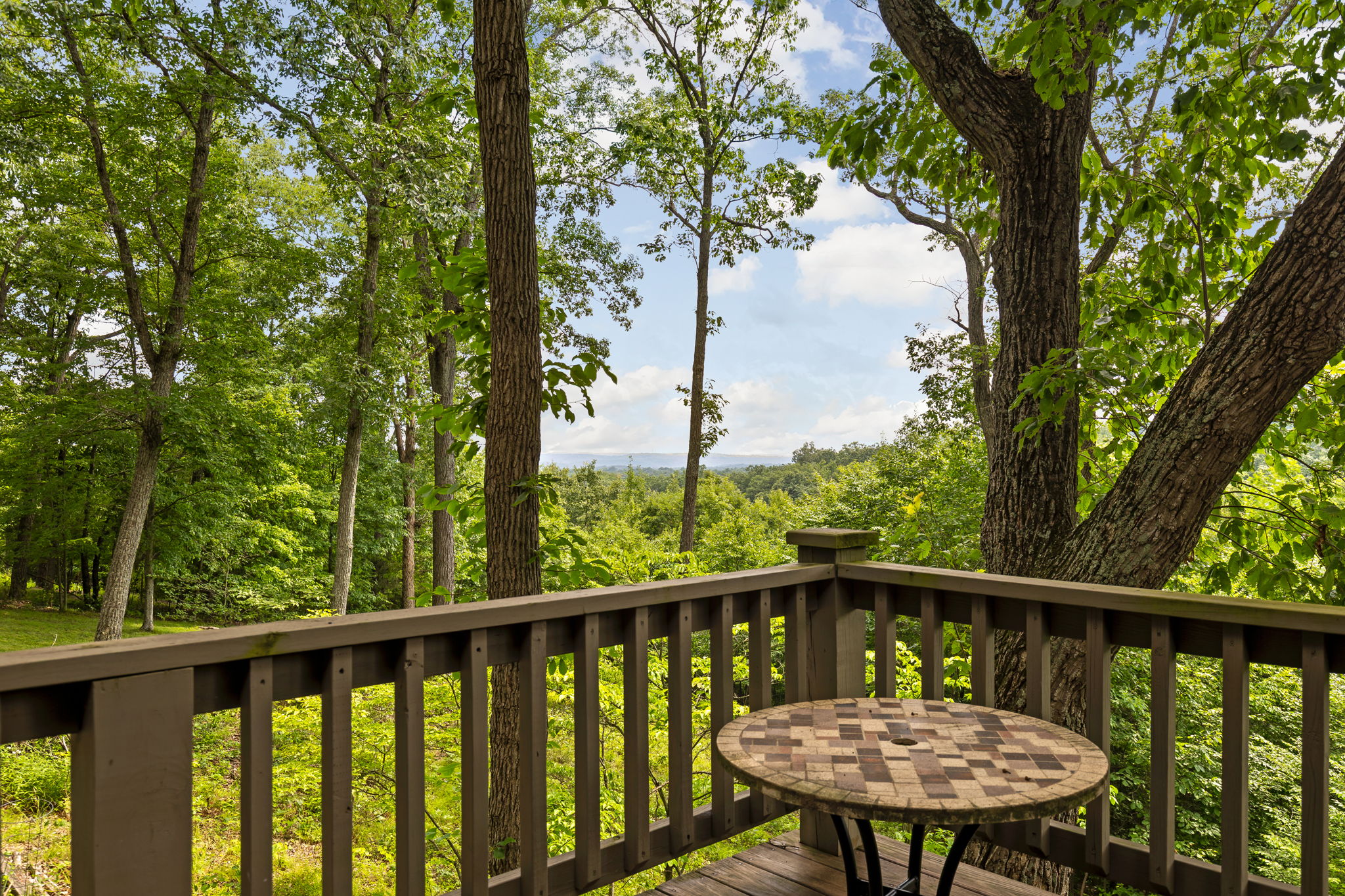  Authentic Log Home with Breathtaking Views of Brown County