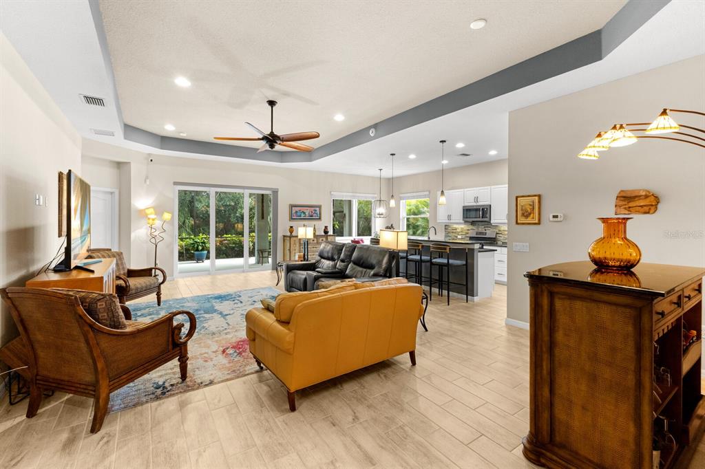 Sarasota, Florida, 34243, United States, 3 Bedrooms Bedrooms, ,2 BathroomsBathrooms,Residential,For Sale,1917004