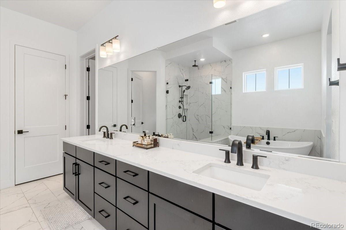 Littleton, Colorado, 80125, United States, 4 Bedrooms Bedrooms, ,4 BathroomsBathrooms,Residential,For Sale,1857685