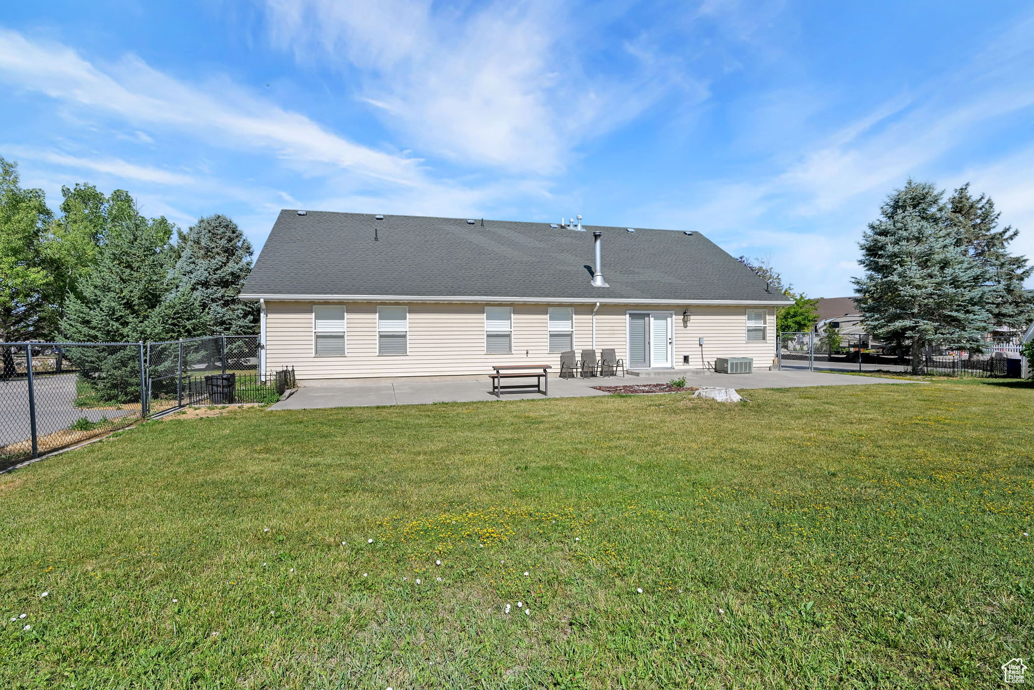 Farr West, Utah, 84404, United States, 4 Bedrooms Bedrooms, ,3 BathroomsBathrooms,Residential,For Sale,1891966