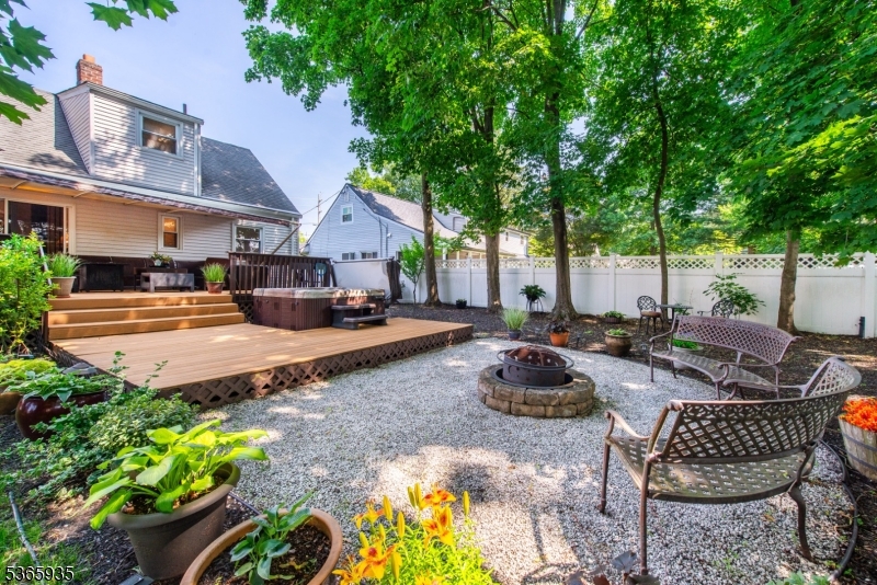 Wayne Twp., New Jersey, 07470, United States, 5 Bedrooms Bedrooms, ,3 BathroomsBathrooms,Residential,For Sale,1928449