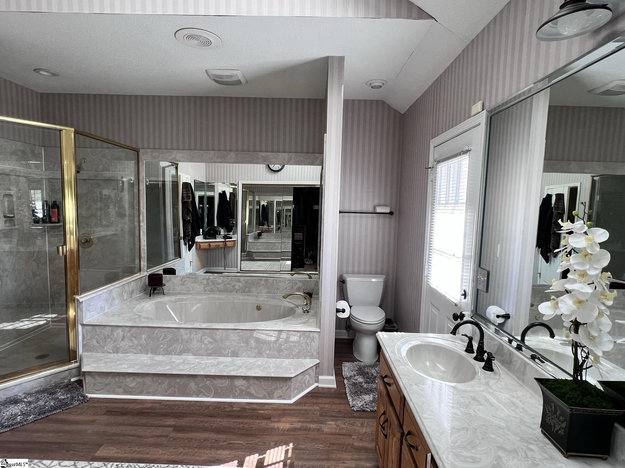 Pickens, South Carolina, 29671, United States, 4 Bedrooms Bedrooms, ,4 BathroomsBathrooms,Residential,For Sale,1975286