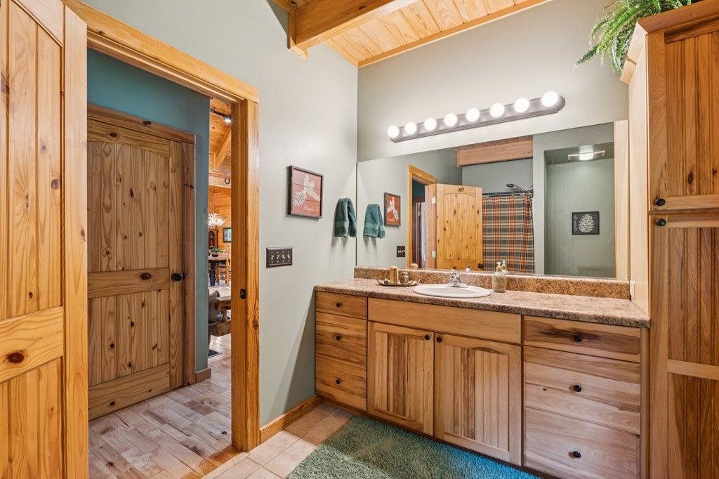 Morganton, Georgia, 30560, United States, 3 Bedrooms Bedrooms, ,3 BathroomsBathrooms,Residential,For Sale,1905378