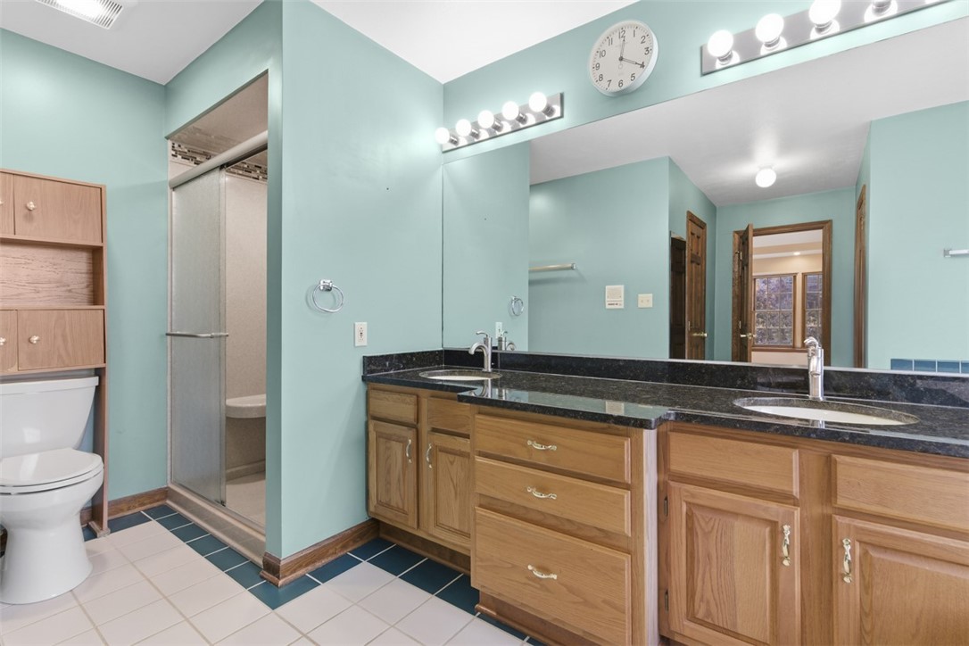 Robinson Twp, Pennsylvania, 15136, United States, 4 Bedrooms Bedrooms, ,4 BathroomsBathrooms,Residential,For Sale,1992157