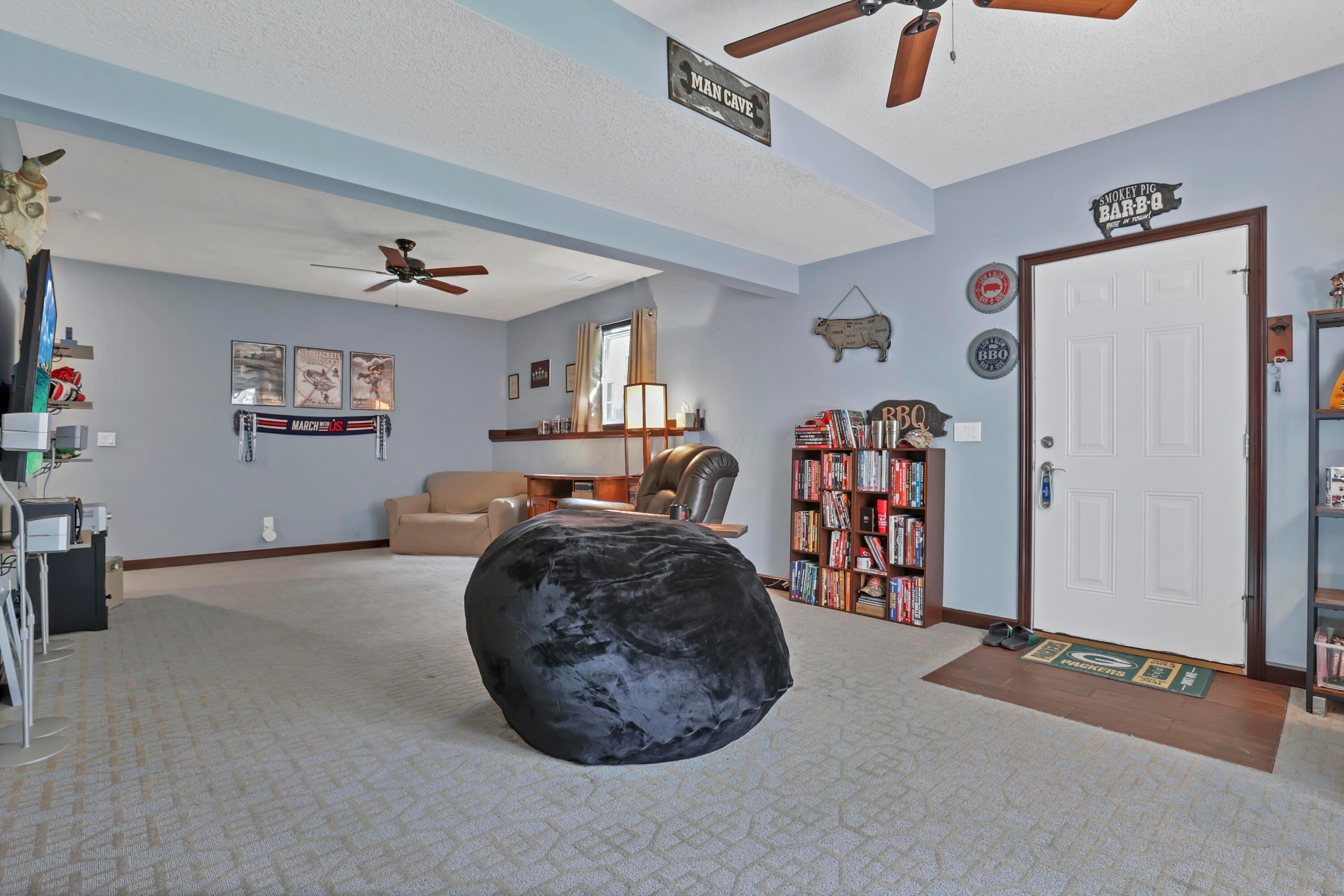 Newark, Ohio, 43055, United States, 4 Bedrooms Bedrooms, ,3 BathroomsBathrooms,Residential,For Sale,1928716