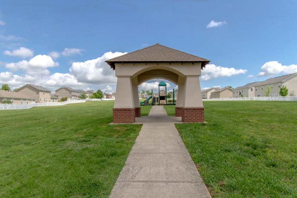 Hendersonville, Tennessee, 37075, United States, 4 Bedrooms Bedrooms, ,3 BathroomsBathrooms,Residential,For Sale,1819324