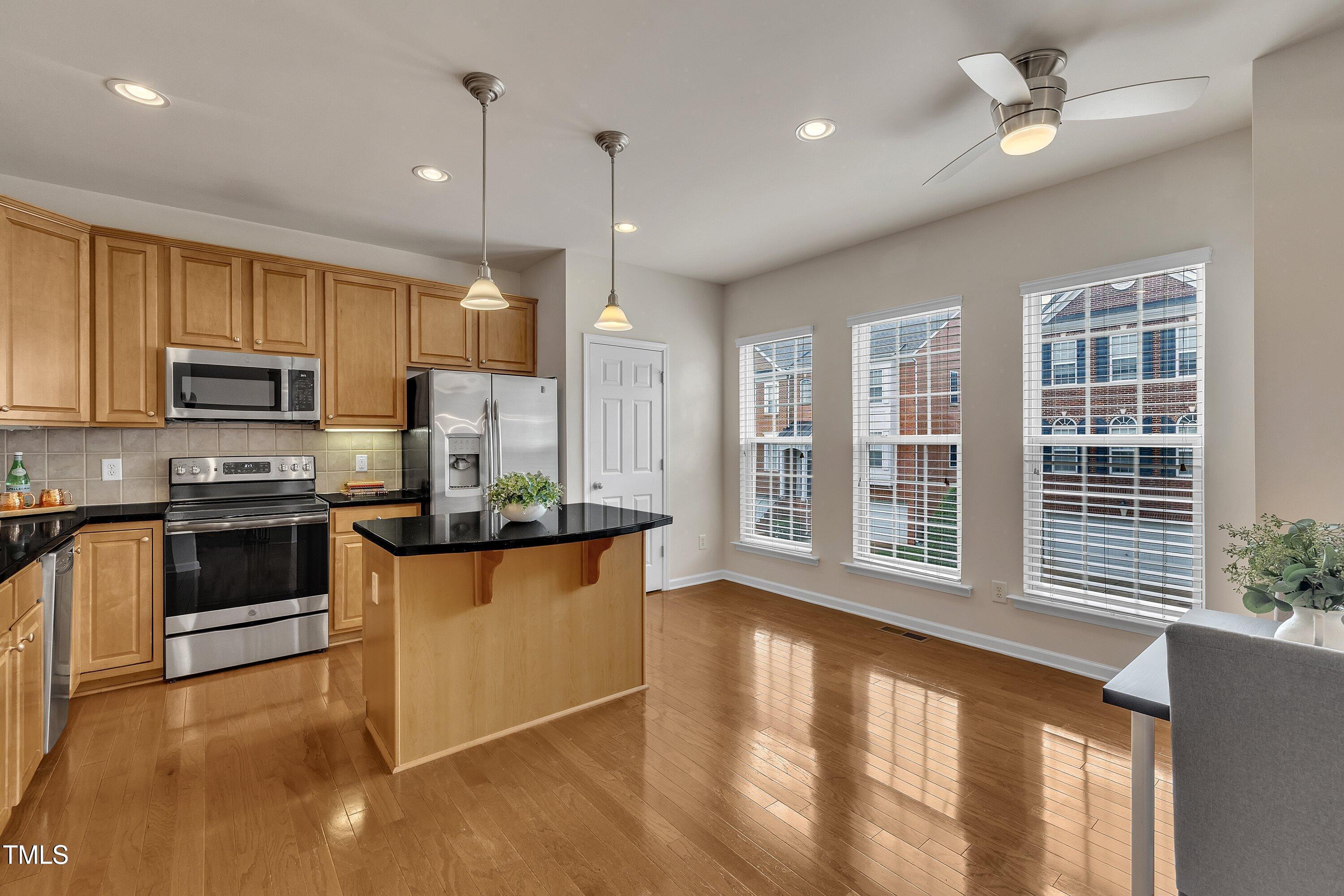 Raleigh, North Carolina, 27612, United States, 3 Bedrooms Bedrooms, ,4 BathroomsBathrooms,Residential,For Sale,1932612