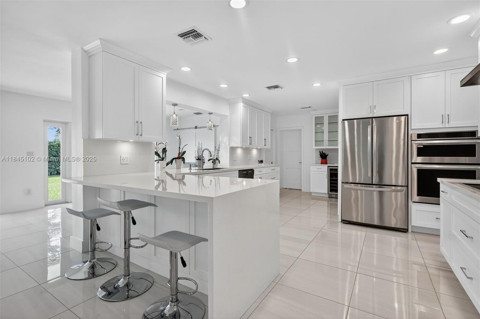 Palmetto Bay, Florida, 33158, United States, 4 Bedrooms Bedrooms, ,4 BathroomsBathrooms,Residential,For Sale,1900874
