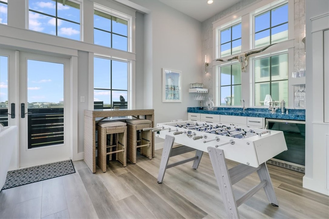 Port Aransas, Texas, 78373, United States, 6 Bedrooms Bedrooms, ,5 BathroomsBathrooms,Residential,For Sale,1829566