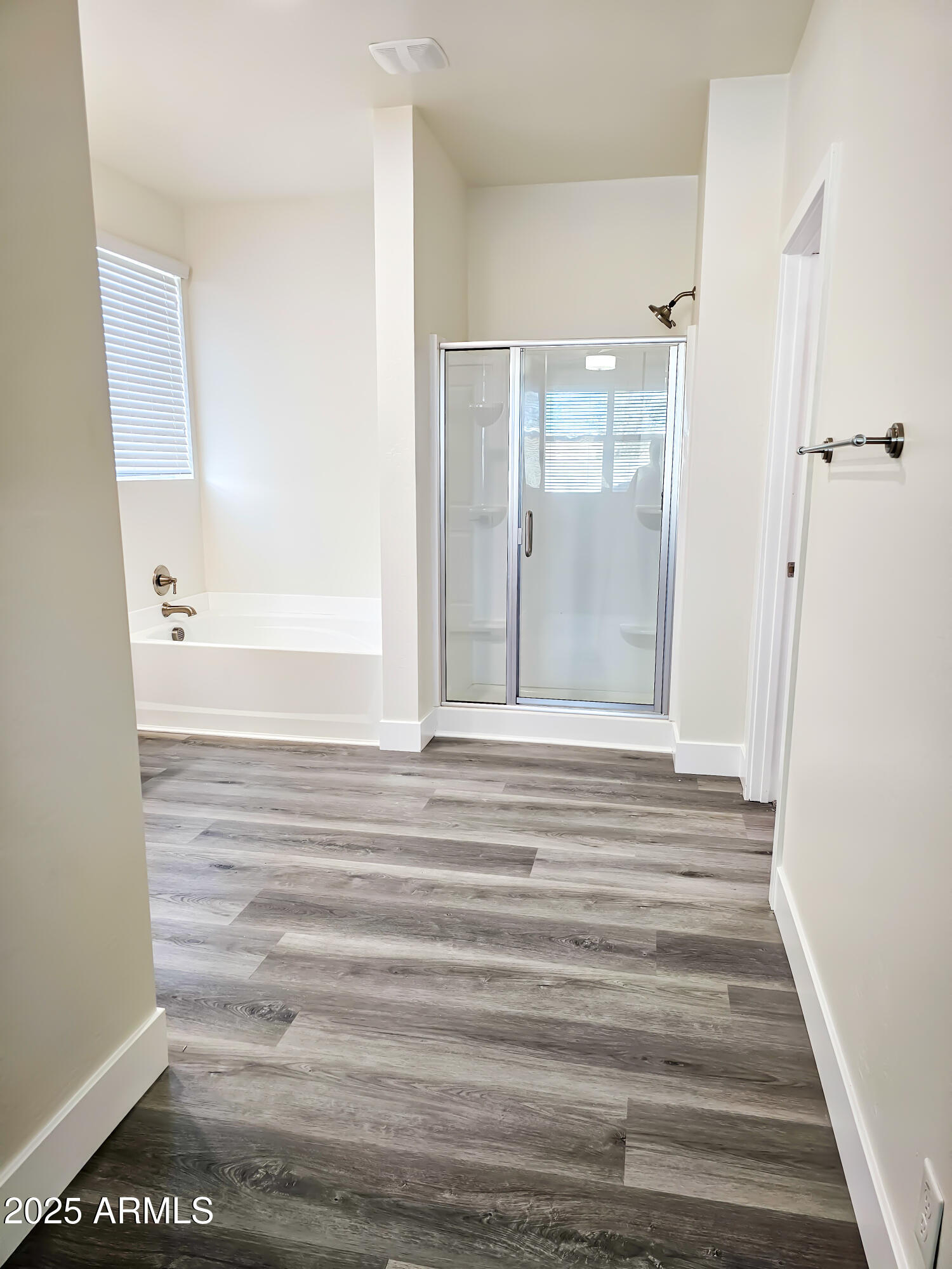 Glendale, Arizona, 85307, United States, 4 Bedrooms Bedrooms, ,3 BathroomsBathrooms,Residential,For Sale,2003345