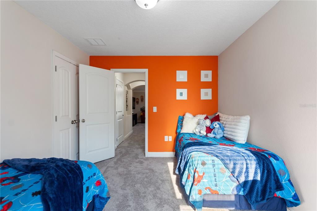 Davenport, Florida, 33837, United States, 5 Bedrooms Bedrooms, ,5 BathroomsBathrooms,Residential,For Sale,1999556