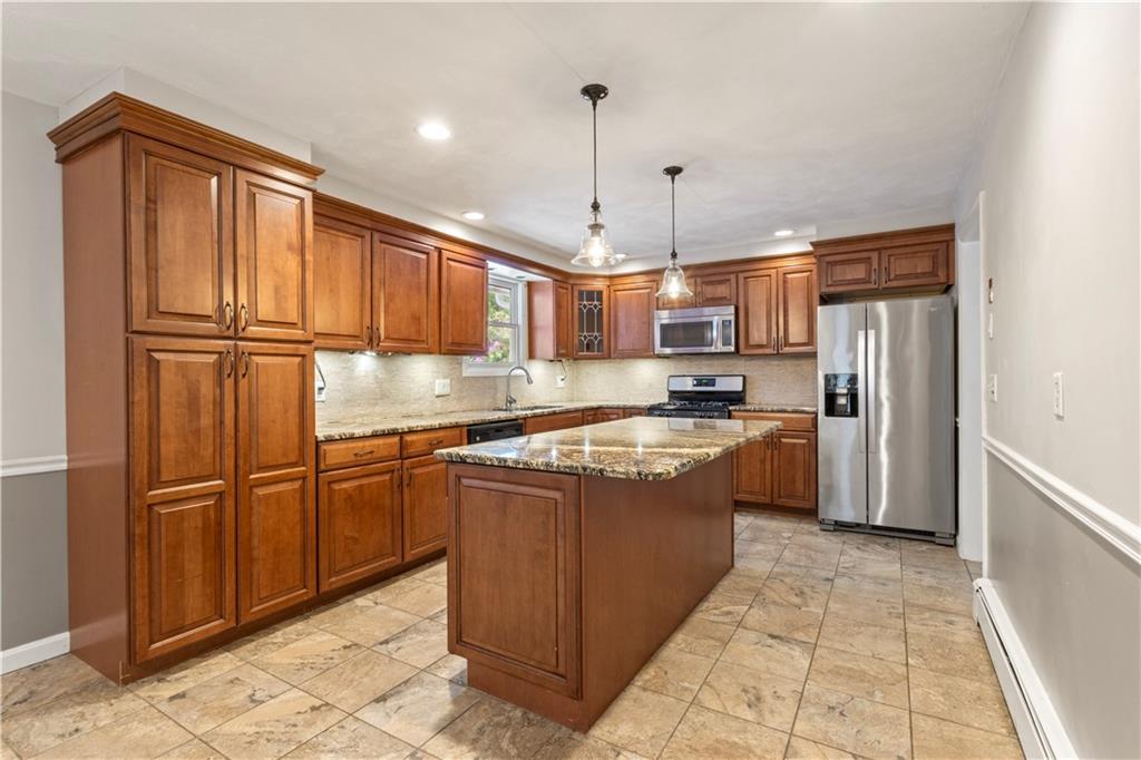 North Smithfield, Rhode Island, 02896, United States, 3 Bedrooms Bedrooms, ,3 BathroomsBathrooms,Residential,For Sale,1870589